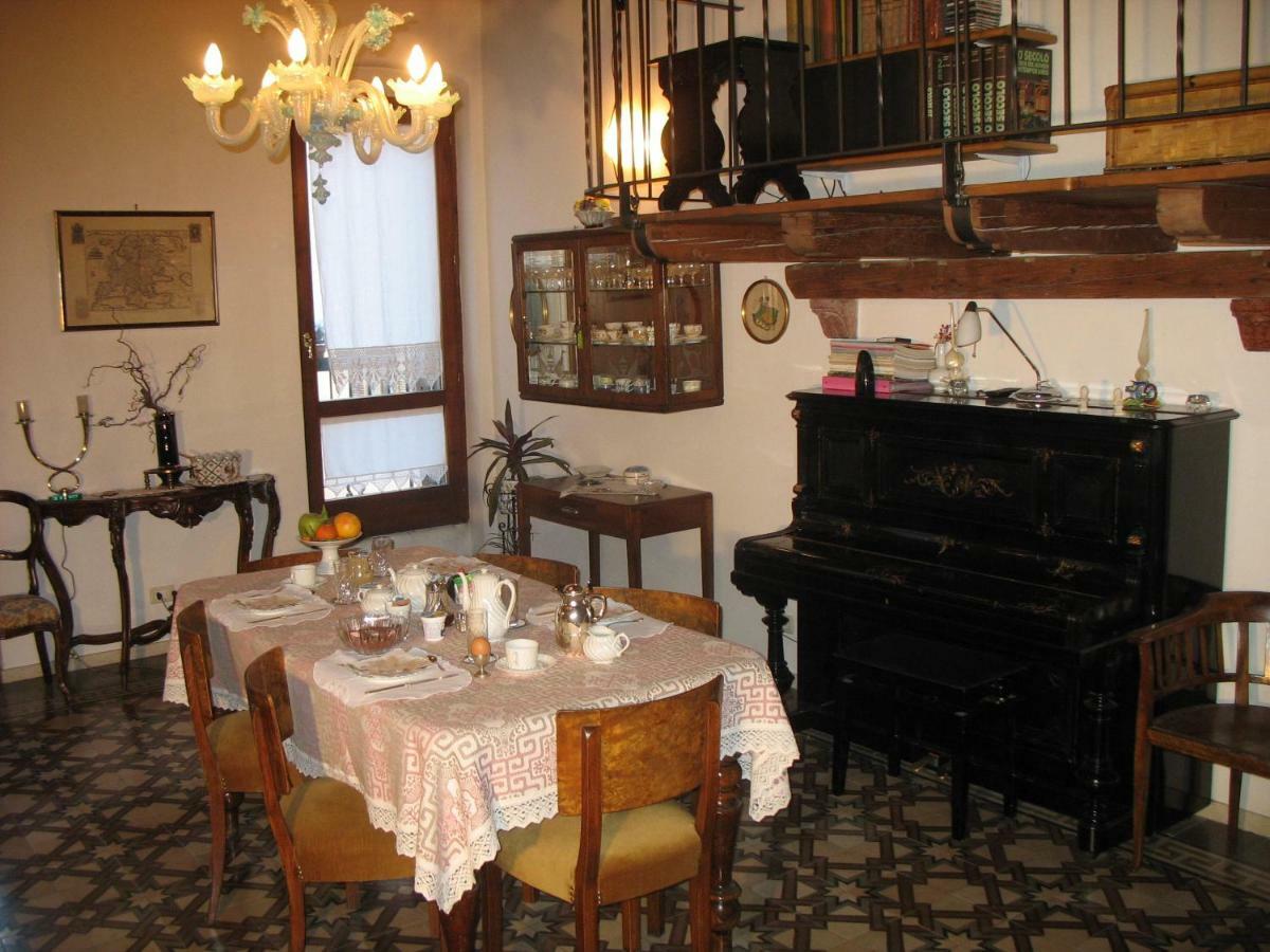 Apartament Residenza Carducci Centro Storico Werona Zewnętrze zdjęcie